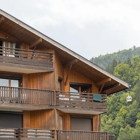 Avec Balcon Et Commodites Modernes